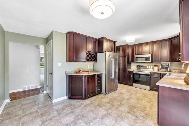 975 COPPENS ROAD, Green Bay, WI 54303