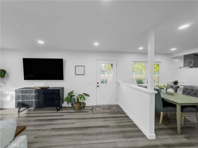 4233 Larwin, Cypress, CA 90630