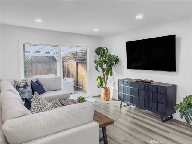 4233 Larwin, Cypress, CA 90630