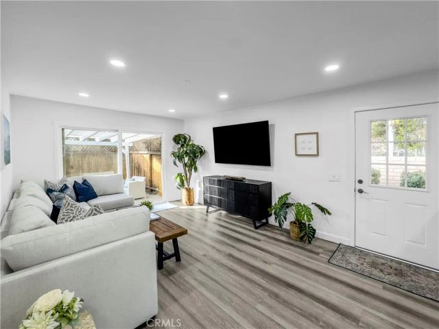 4233 Larwin, Cypress, CA 90630