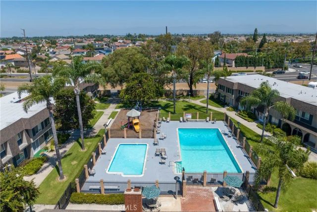 4233 Larwin, Cypress, CA 90630