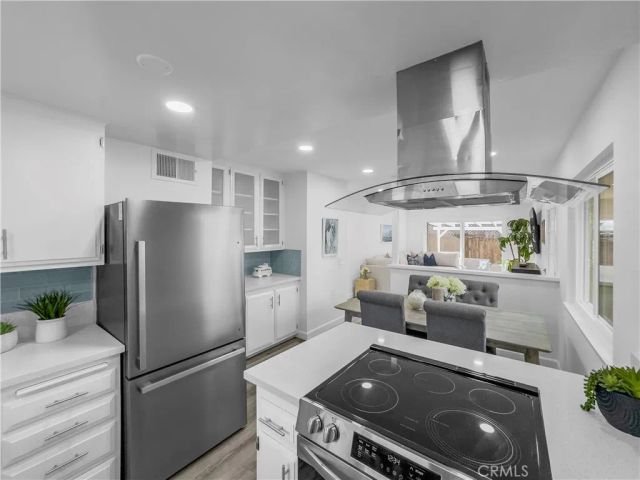 4233 Larwin, Cypress, CA 90630