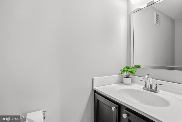1736 TIGER LILY CIR, Woodbridge, VA 22192