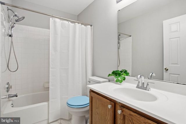 1736 TIGER LILY CIR, Woodbridge, VA 22192