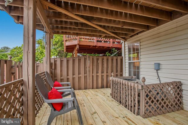 1736 TIGER LILY CIR, Woodbridge, VA 22192