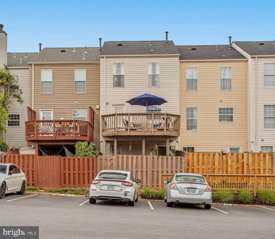 1736 TIGER LILY CIR, Woodbridge, VA 22192