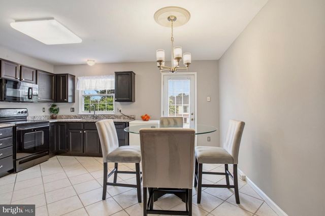 1736 TIGER LILY CIR, Woodbridge, VA 22192