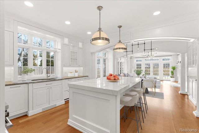 820 Hazel Street, Birmingham, MI 48009