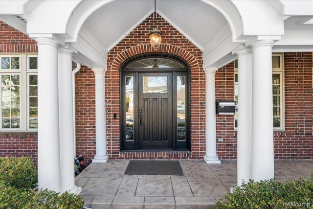 820 Hazel Street, Birmingham, MI 48009