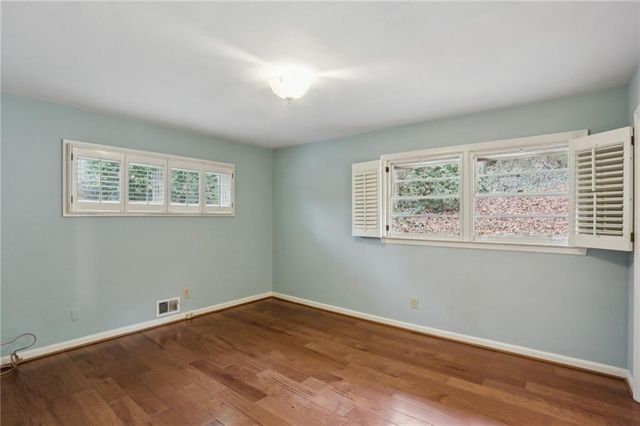 2556 Defoors Ferry NW Road, Atlanta, GA 30318