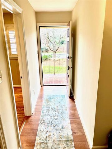 2556 Defoors Ferry NW Road, Atlanta, GA 30318