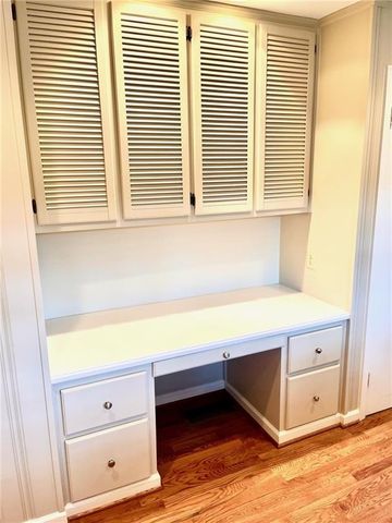 2556 Defoors Ferry NW Road, Atlanta, GA 30318