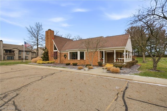 4557 Saint James Circle NW, Canton, OH 44708