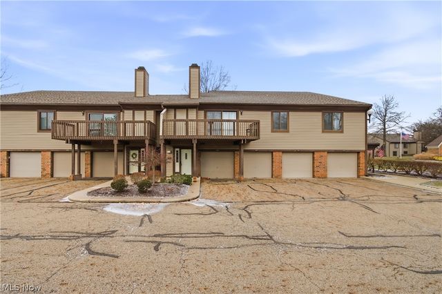 4557 Saint James Circle NW, Canton, OH 44708