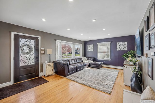 76 S Bay Drive, Massapequa, NY 11758