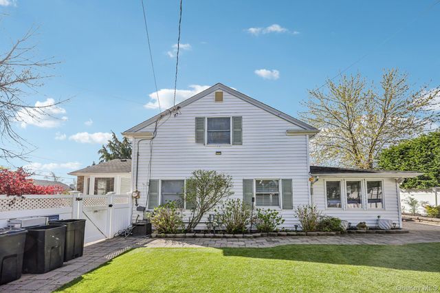 76 S Bay Drive, Massapequa, NY 11758