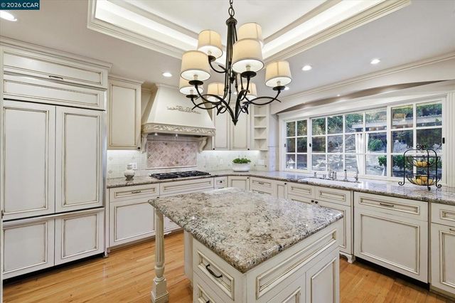 10 Elizabeth Ln, Danville, CA 94526