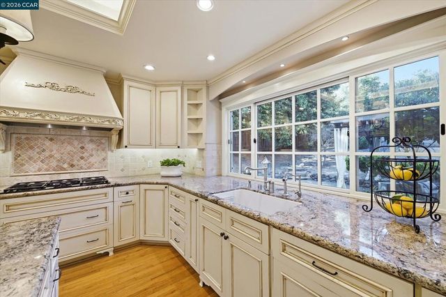 10 Elizabeth Ln, Danville, CA 94526