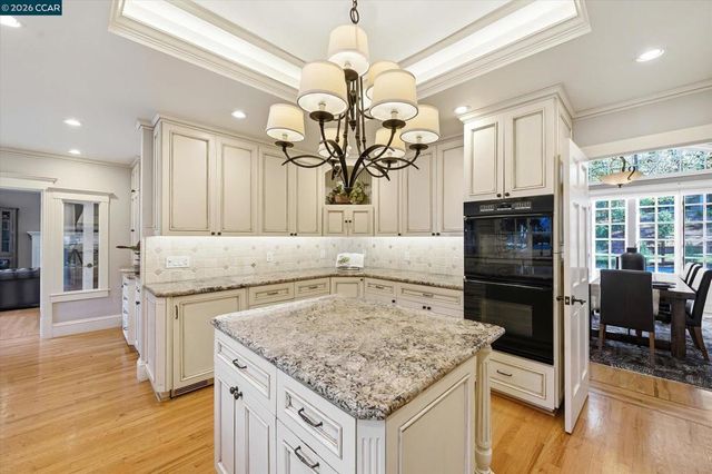 10 Elizabeth Ln, Danville, CA 94526