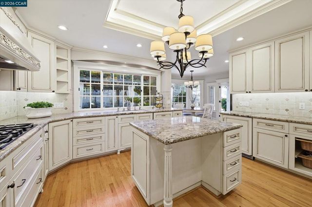 10 Elizabeth Ln, Danville, CA 94526