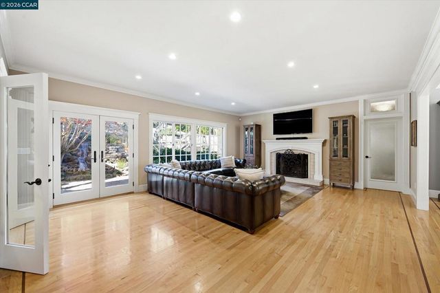 10 Elizabeth Ln, Danville, CA 94526