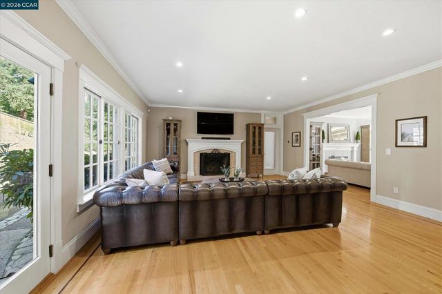 10 Elizabeth Ln, Danville, CA 94526