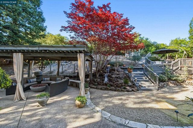 10 Elizabeth Ln, Danville, CA 94526