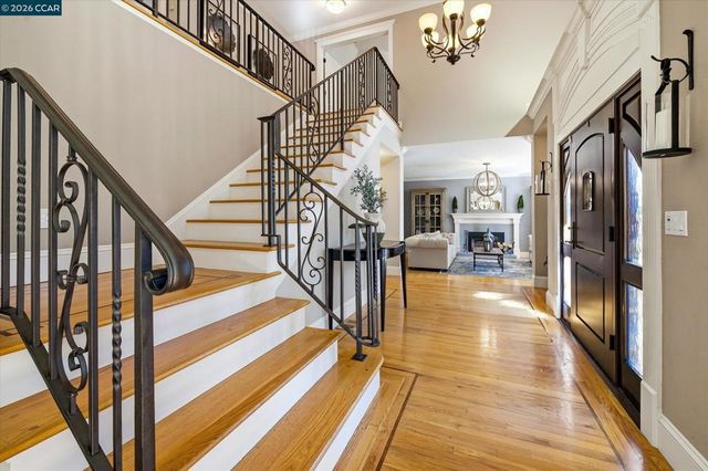 10 Elizabeth Ln, Danville, CA 94526