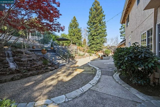 10 Elizabeth Ln, Danville, CA 94526