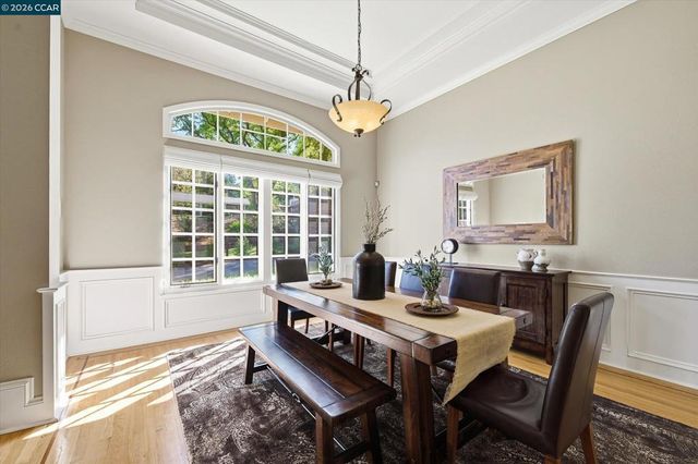 10 Elizabeth Ln, Danville, CA 94526