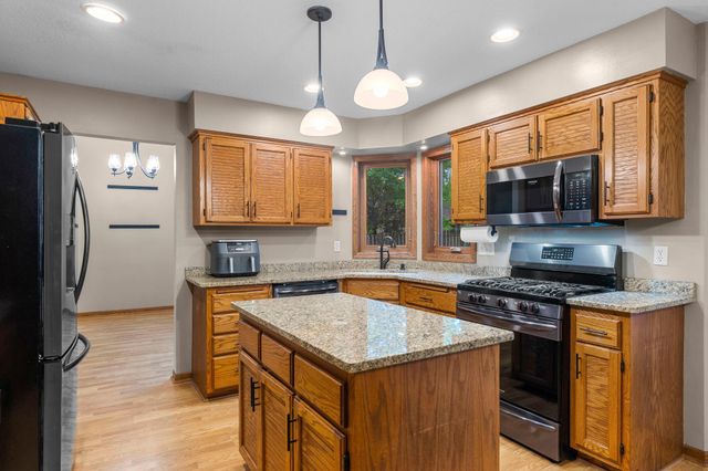 17251 Harrington Way, Lakeville, MN 55044