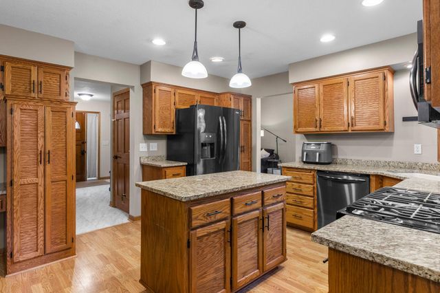 17251 Harrington Way, Lakeville, MN 55044
