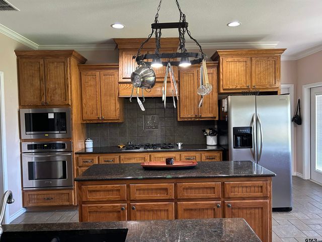 214 Vz County Road 4411, Ben Wheeler, TX 75754