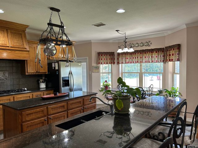 214 Vz County Road 4411, Ben Wheeler, TX 75754
