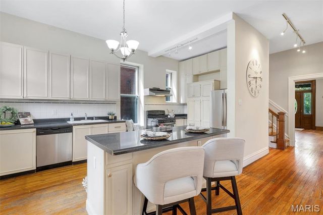 3532 Victor Street, St Louis, MO 63104