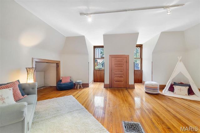 3532 Victor Street, St Louis, MO 63104