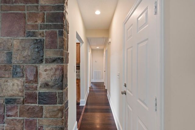 421 Cedar Park Cir, La Vergne, TN 37086