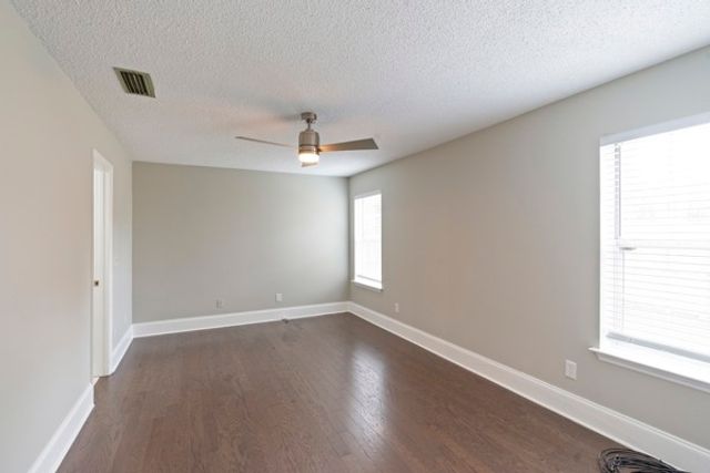 421 Cedar Park Cir, La Vergne, TN 37086