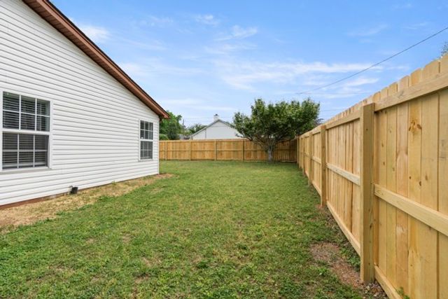 421 Cedar Park Cir, La Vergne, TN 37086
