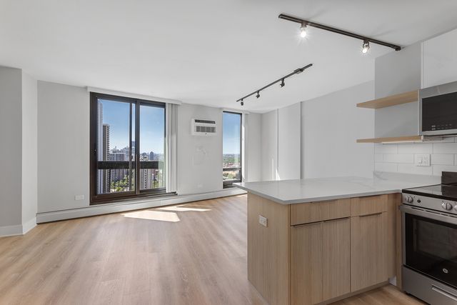 6166 N Sheridan Road 26J, Chicago, IL 60660
