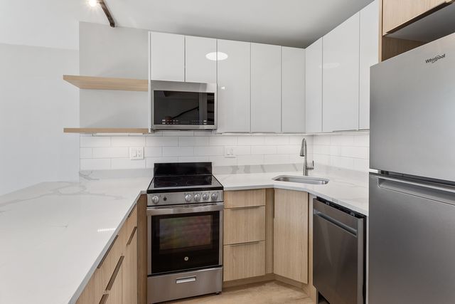6166 N Sheridan Road 26J, Chicago, IL 60660