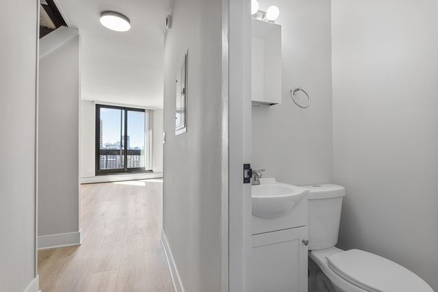 6166 N Sheridan Road 26J, Chicago, IL 60660
