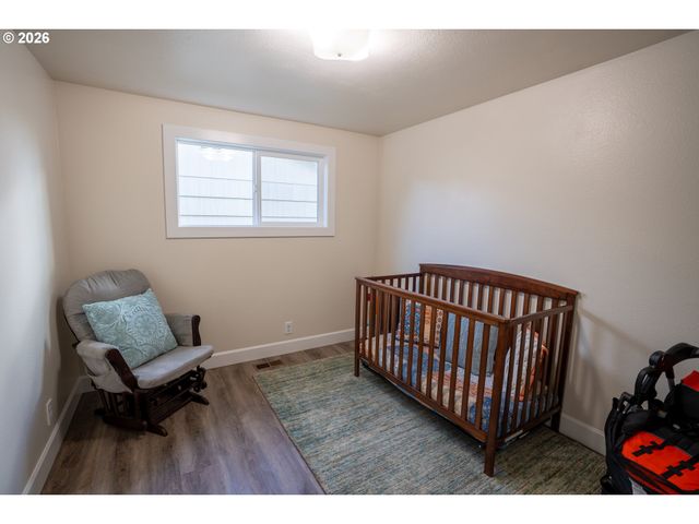 1873 ALDERWOOD St, Eugene, OR 97404