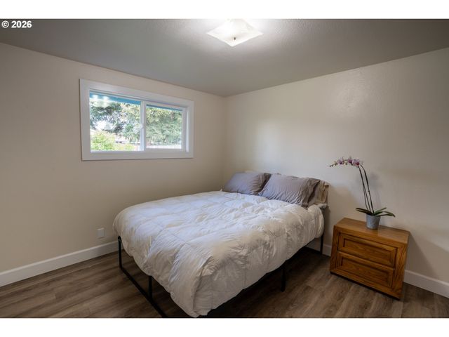 1873 ALDERWOOD St, Eugene, OR 97404