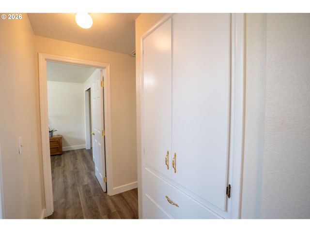 1873 ALDERWOOD St, Eugene, OR 97404