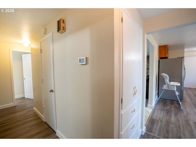 1873 ALDERWOOD St, Eugene, OR 97404