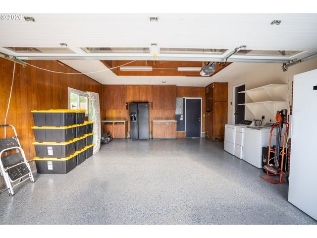 1873 ALDERWOOD St, Eugene, OR 97404