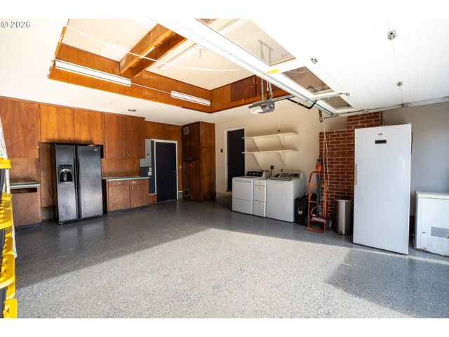 1873 ALDERWOOD St, Eugene, OR 97404