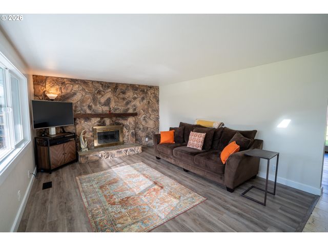 1873 ALDERWOOD St, Eugene, OR 97404