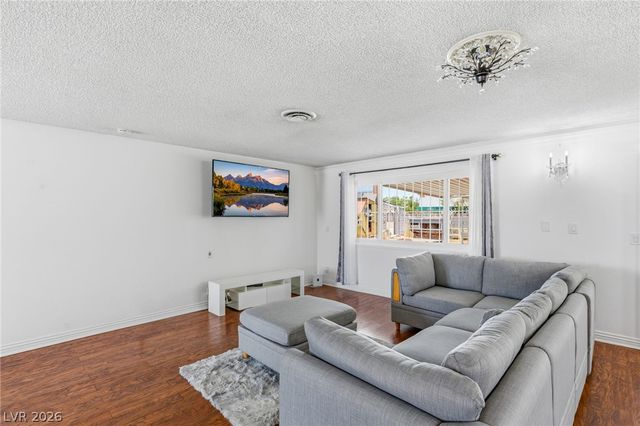 3948 Oakhill Avenue, Las Vegas, NV 89121